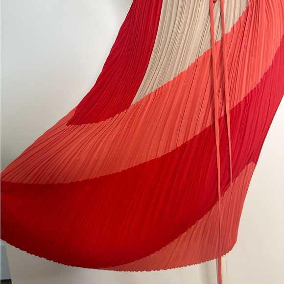 BCBGMaxazria color-block pleated midi dress medium - Picture 13 of 16